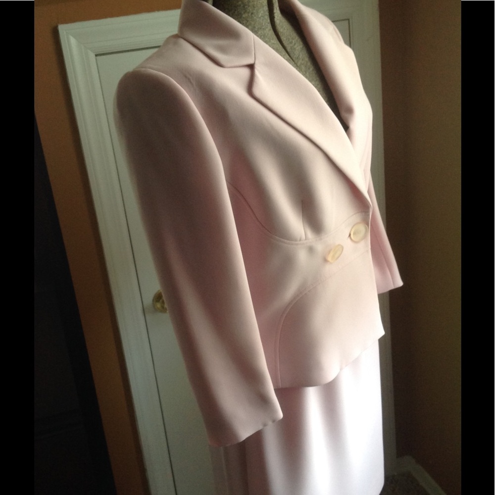 Mint Adorable Tahari Arthur Levine Skirt Suit